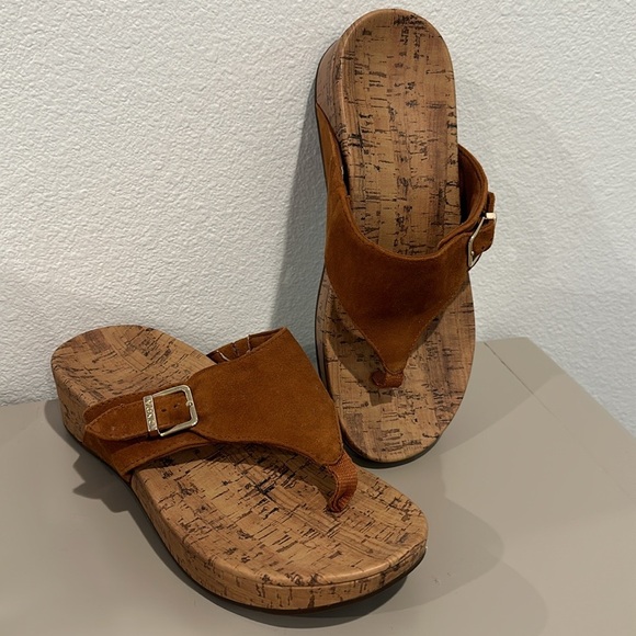 New Vionic Shoes 8 - Picture 12 of 16